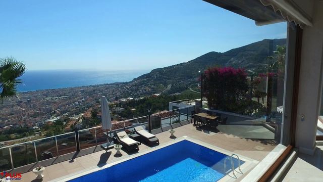 Недвижимость в Турции. Роскошная вилла в Алании с великолепным видом на Средиземное море. смотреть онлайн