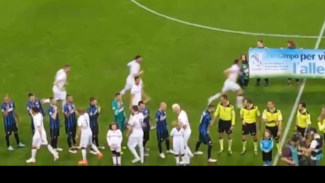 Maxi Lopez refuse Handshake of Mauro Icardi Inter vs Torino 2016 смотреть онлайн