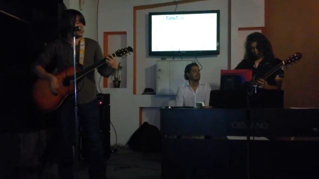 Caminos Bohemios - Crazy little thing called love cover смотреть онлайн