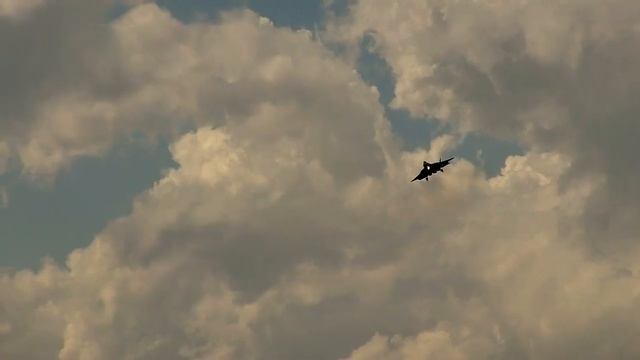 На краю аэродрома. (Владимир Сурменко."Где-то там...") смотреть онлайн