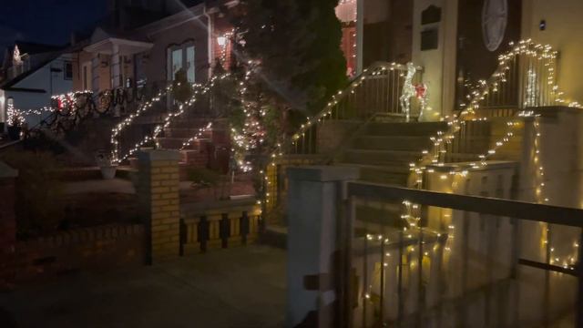 Dyker Heights Christmas Lights New York 2021 (Video Iphone 12 Pro Max) смотреть онлайн