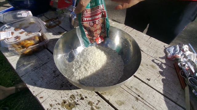 ПЛОВ на живом огне! #плов #пловнакостре #пловнаогне #готовитьдомалегко #рецептплова #узбекскийплов смотреть онлайн