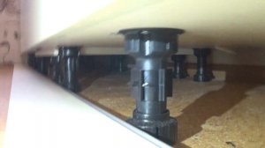 ⚫ Как прикрутить НОЖКИ К КУХОННЫМ ШКАФАМ