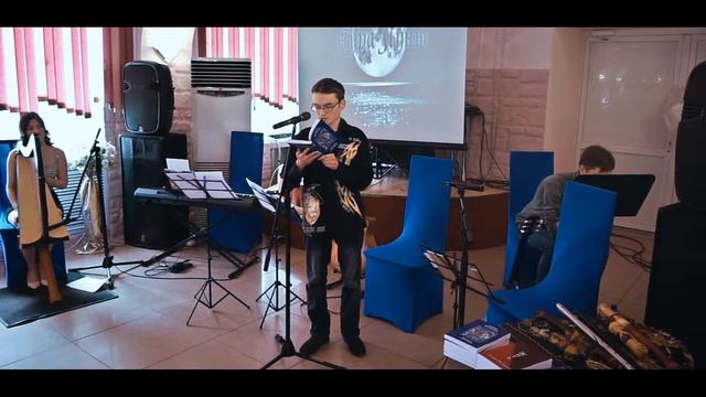 "Никто. Никогда. Не..." (стихотворение, читает Александр Мурзаев) смотреть онлайн