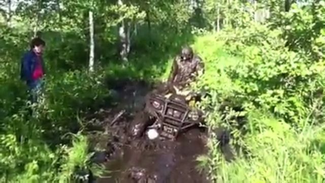 Yamaha Grizzly 660 VS злобная лужа смотреть онлайн