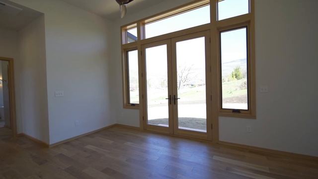 31 Pompadour Drive in Ashland, Oregon смотреть онлайн