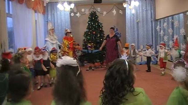 МДОУ ДСКВ № 49 "Колокольчик" - НОВОГОДНИЙ УТРЕННИК -2016 (средняя группа) смотреть онлайн