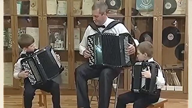 "КАЛИНКА" Трио ростовских баянистов: Михаил Година и сыновья/ "Kalinka" смотреть онлайн