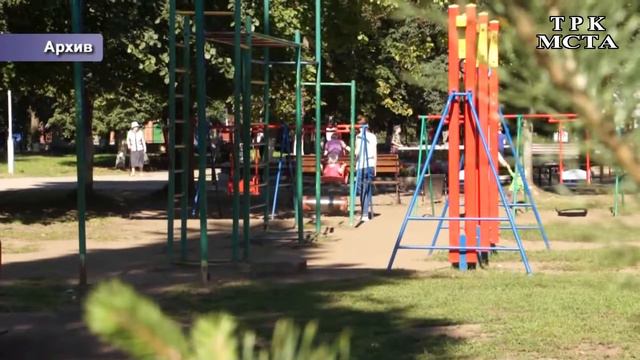 До 1-го октября в Пенсионном Фонде России принимают заявления на выплаты семьям с детьми. смотреть онлайн