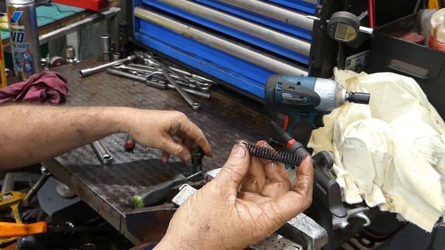 John Deere 2030 Transmission Bypass Valve Service смотреть онлайн