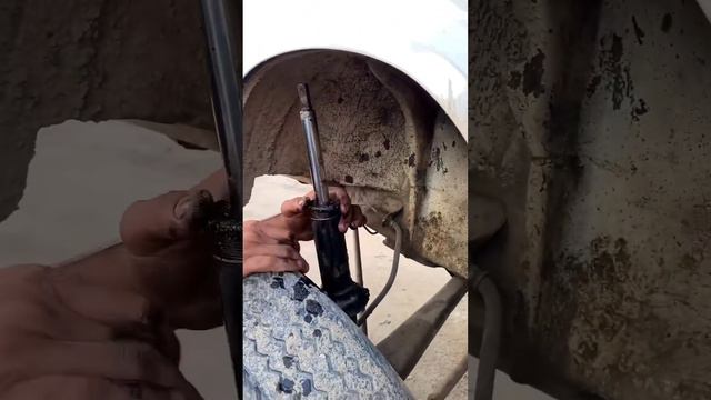 Fixing A Faulty Shock Absorber | Shock Repair Suzuki | How Fix Shock Noise