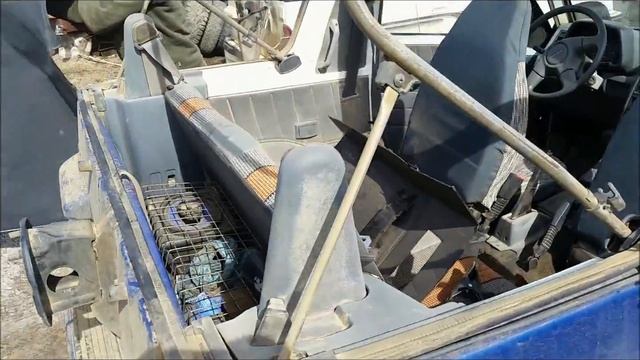 How to switch a Tracker soft top to a hard top...Kimberly shows you how...PART 1 смотреть онлайн