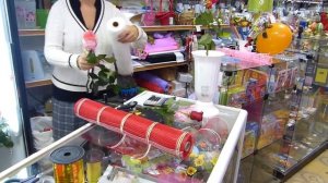 4 способа оформления бутона розы. Старое и новое. Флористика для чайников.