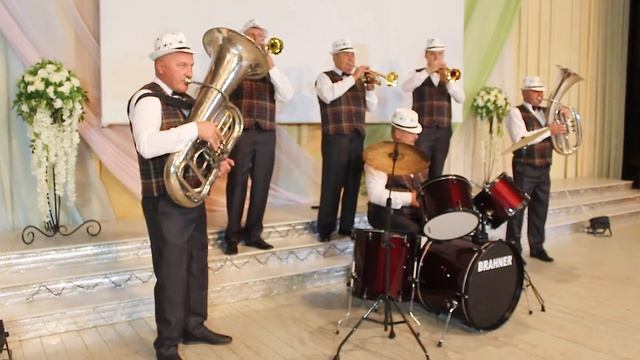 Бабушки старушки. Ансамбль BRASS. смотреть онлайн