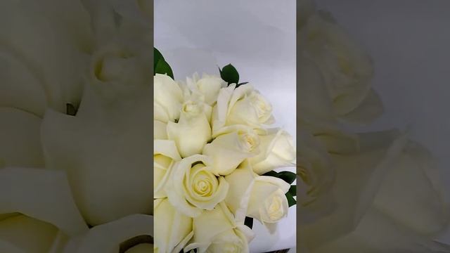 Букет невесты из белых Эквадорских роз смотреть онлайн