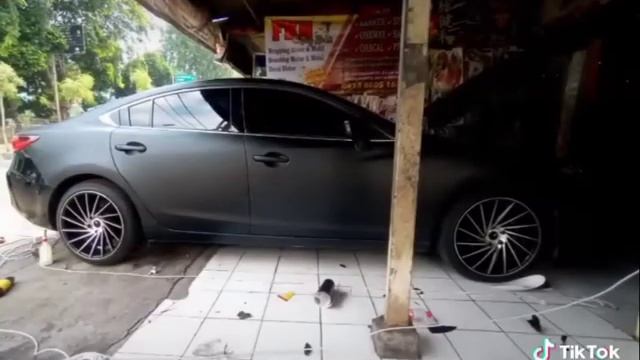 Wrapping Mazda 6 full body with oracal hitam doff...bergaransi смотреть онлайн