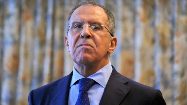 Недоумки потеряли дар речи! Очередь из желающих пожать руку Лаврову серьёзно разозлила США. смотреть онлайн