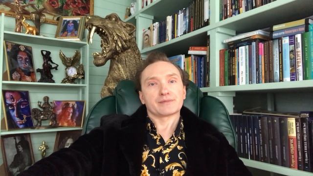 КОЕ-ЧТО О ПРЕДАТЕЛЬСТВЕ... смотреть онлайн