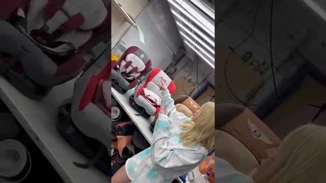 Детские кресла в одном дизайне и бренде вместе с салоном авто в рамках http://bgt-individual.ru смотреть онлайн