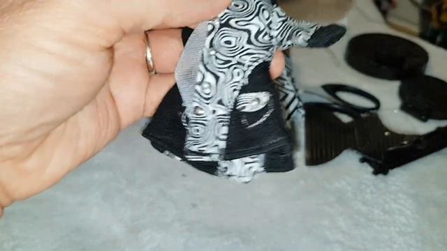 LOL Surprise O.M.G Lights Groovy Babe Doll Review (Black Light Video To follow) смотреть онлайн