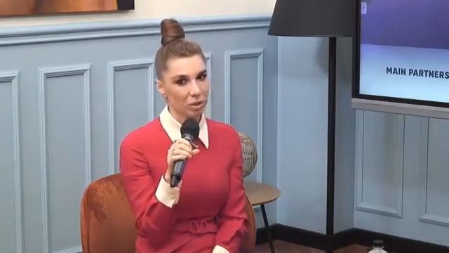 «Her way of doing business» (зустріч 4) смотреть онлайн