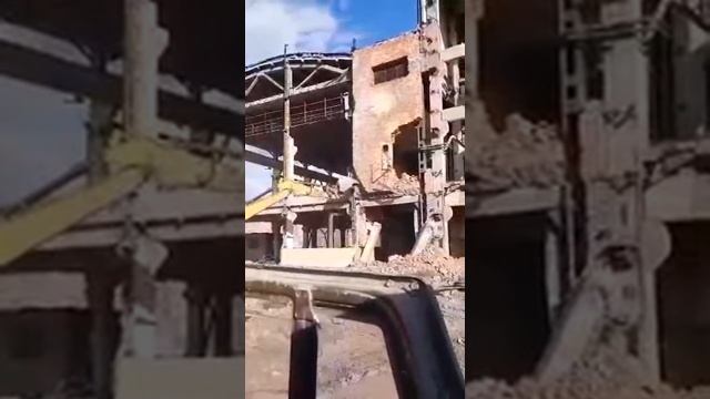 Опасные моменты оператора экскаватора смотреть онлайн