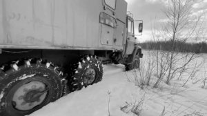 ЗИЛ 4334 — российский трёхосный полноприводный 6×6 среднетоннажный грузовой автомобиль