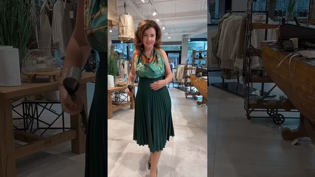 Платье можно сделать из платка и юбки.. #fashion #style #fashionstyle #dress #палантин смотреть онлайн