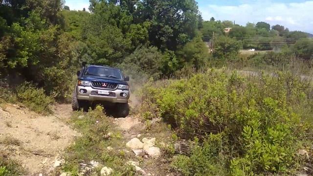 Mitsubishi Pajero Sport GG MT test . I need a rear dif lock ... смотреть онлайн