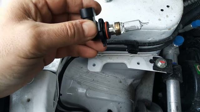 Замена ламп в фарах головного света CHERY TIGGO 4.