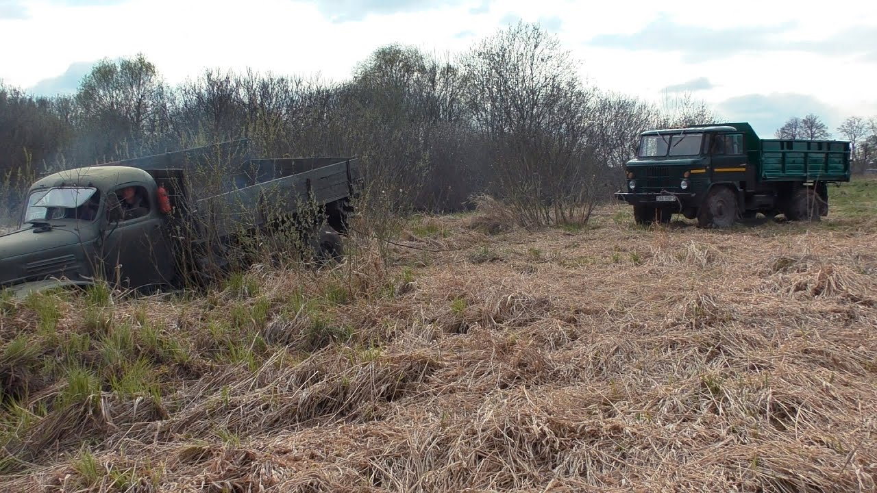 Армейский грузовик ЗиЛ-157 на бездорожье | Едем первый раз в болото смотреть онлайн