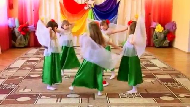 Танец для мам к 8 Марта _5 февральских роз_.mp4 смотреть онлайн