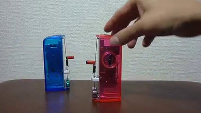 sync of two metronomes (L) смотреть онлайн