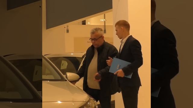Подставной консультант автомобилей. Пранк Антон Теляков смотреть онлайн