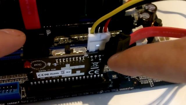 Adapter SATA zu IDE oder IDE zu SATA Review смотреть онлайн