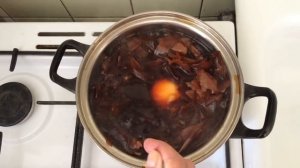 Как Покрасить Яйца на Пасху))) Очень легкий и простой способ))