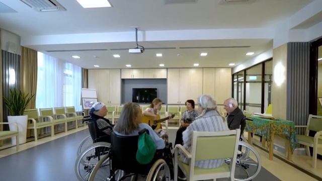 Чувство вины и долга перед родителями. "Отдала маму в дом престарелых" смотреть онлайн