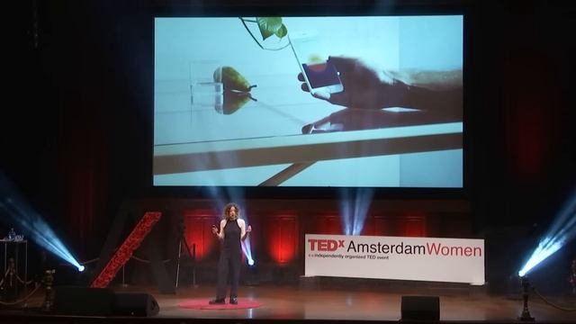 The beautiful future of solar power | Marjan van Aubel смотреть онлайн