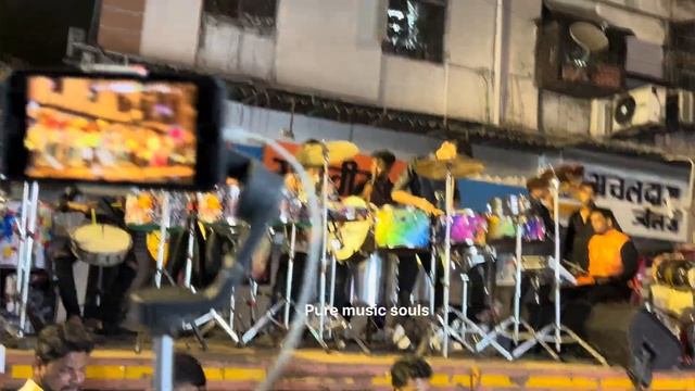 Shubhankar Entertainment | Mumbaichi shri mahalaxmi vasarjan 2023 #banjo #banjoparty #band #music смотреть онлайн