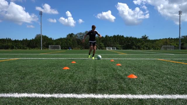 5 Training Drills For MIDFIELDERS | Five Simple Midfielder Exercises смотреть онлайн