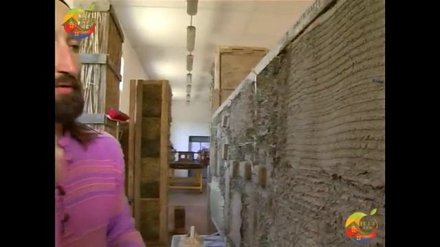 Оштукатуривание стен из соломенных блоков. Штукатурка на соломенных стеновых панелях.