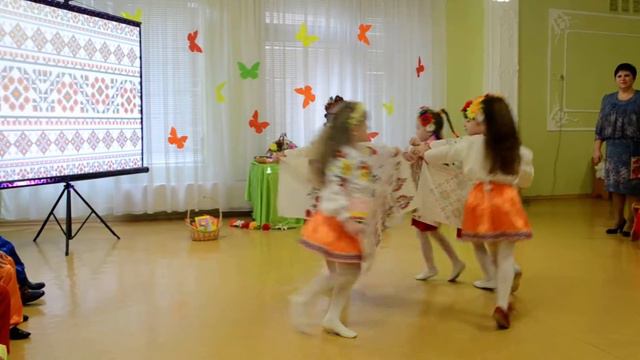 Танок з рушниками Свято 8 Березня в дошкільному закладі смотреть онлайн