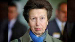 Вот почему принцесса Анна отказалась от рукопожатий с простыми людьми