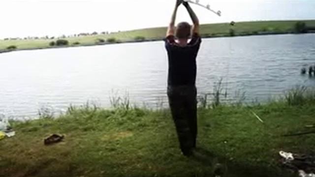 Заброс прикормки с помощью парашюта смотреть онлайн