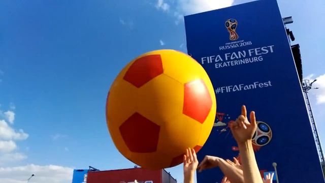 Россия-Испания.Фан-зона.Перед матчем(16) смотреть онлайн