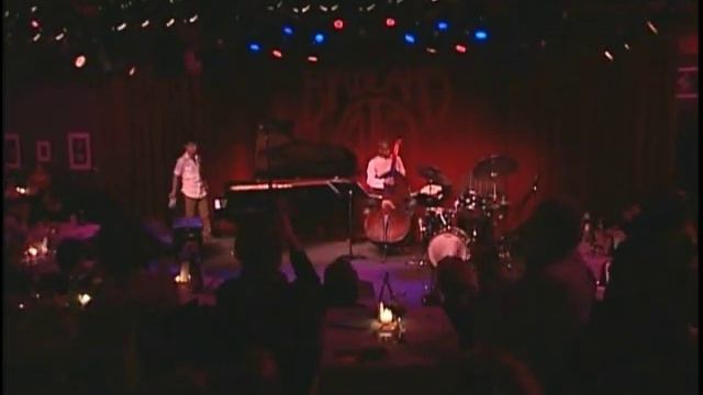 Beka Gochiashvili Trio - The Song is You смотреть онлайн