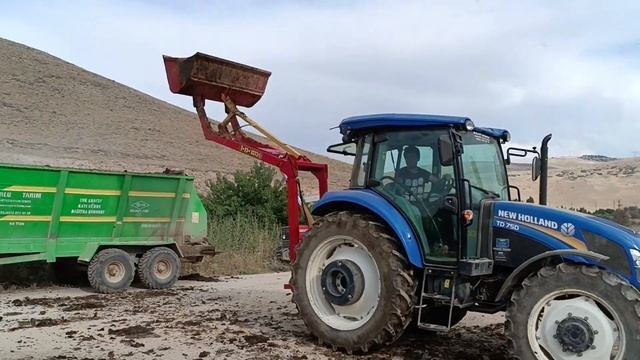 Organic Cow Manure Loading and Transporting смотреть онлайн