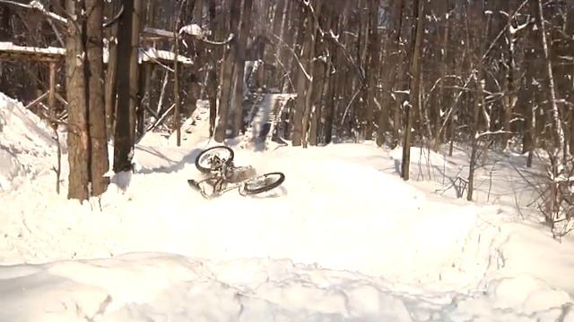 Norco Shore + Super Monster. Попытка бэк флипа. смотреть онлайн