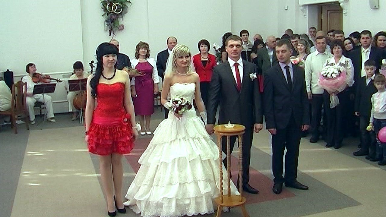 Брачующиеся прибыли в загс на регистрацию смотреть онлайн