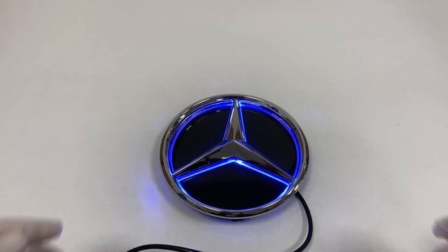 Эмблема звезда на решетку радиатора Mercedes с подсветкой 3D (синий цвет) смотреть онлайн